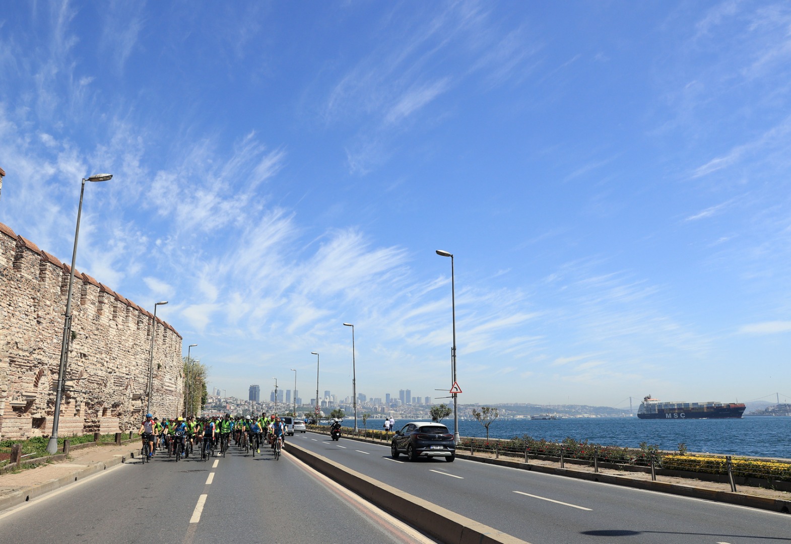 İstanbul'da binlerce amatör bisikletçi tarihi yarımadada pedal bastı 20
