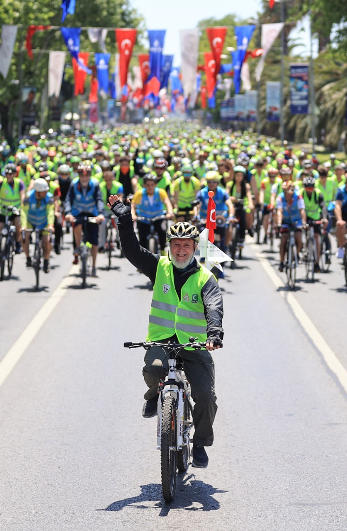 İstanbul'da binlerce amatör bisikletçi tarihi yarımadada pedal bastı 10