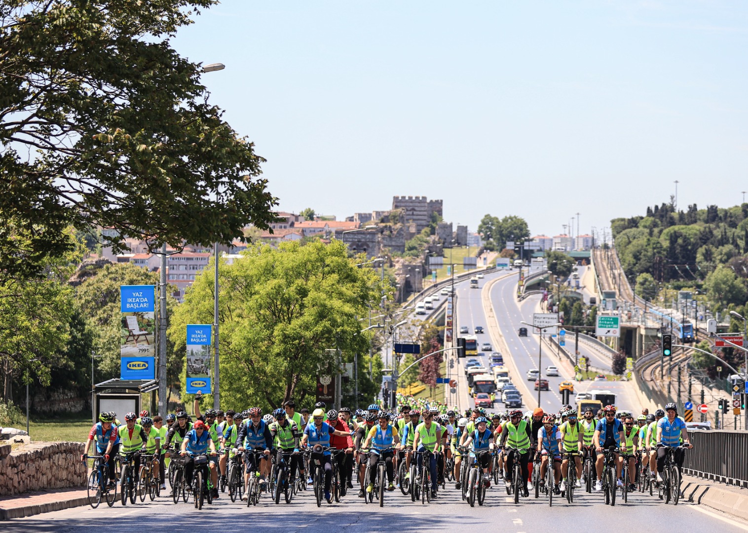 İstanbul'da binlerce amatör bisikletçi tarihi yarımadada pedal bastı 9