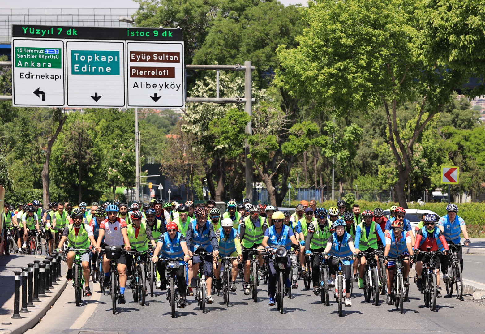 İstanbul'da binlerce amatör bisikletçi tarihi yarımadada pedal bastı 6