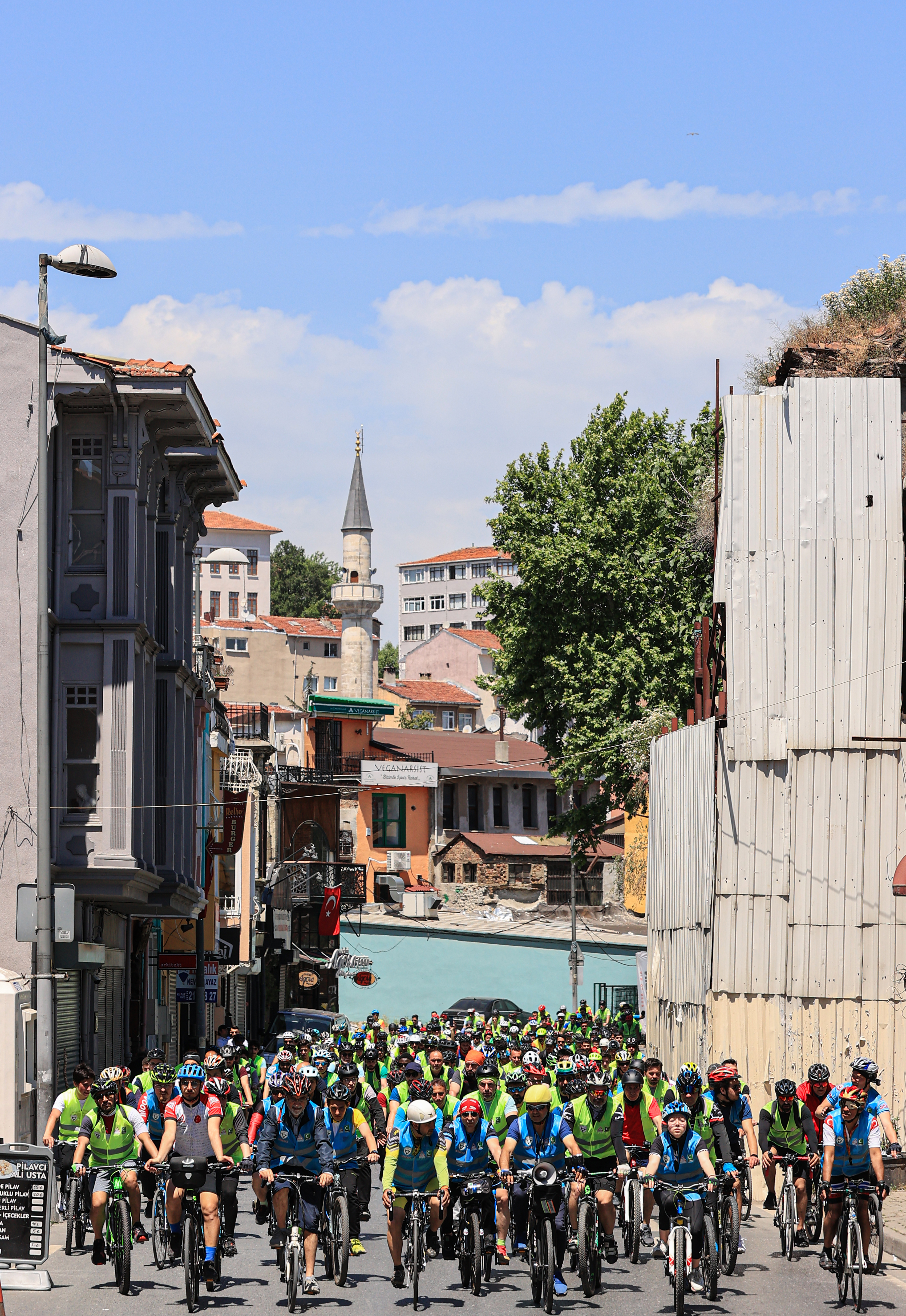 İstanbul'da binlerce amatör bisikletçi tarihi yarımadada pedal bastı 5