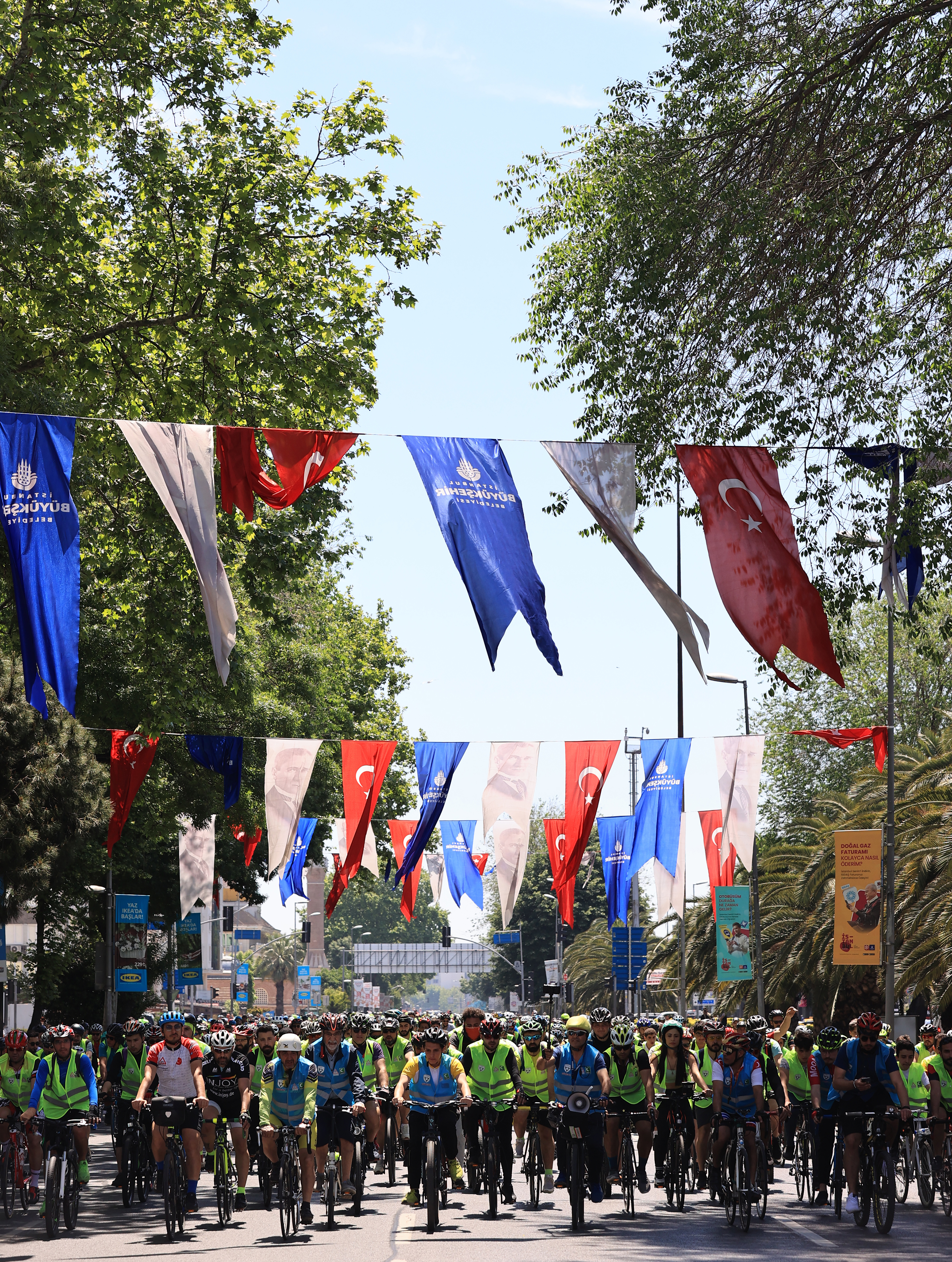 İstanbul'da binlerce amatör bisikletçi tarihi yarımadada pedal bastı 13