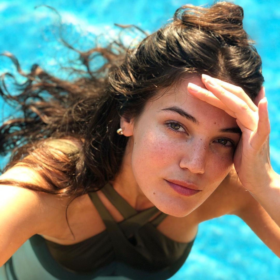 Pınar Deniz Cannes'da nefes kesti! Derin dekoltesi ve güzelliğiyle ilgi çekti 24