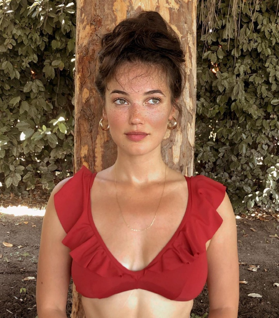 Pınar Deniz Cannes'da nefes kesti! Derin dekoltesi ve güzelliğiyle ilgi çekti 3