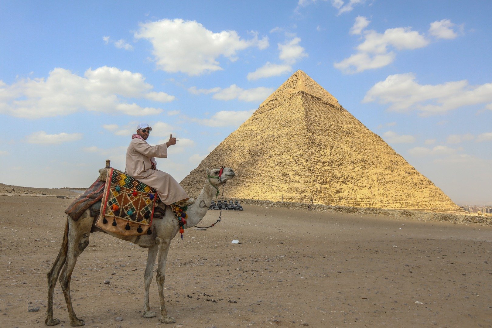 Mısır’da yüzlerce yıldır gizemini koruyan Giza piramitleri ilgi odağı olmayı sürdürüyor 10