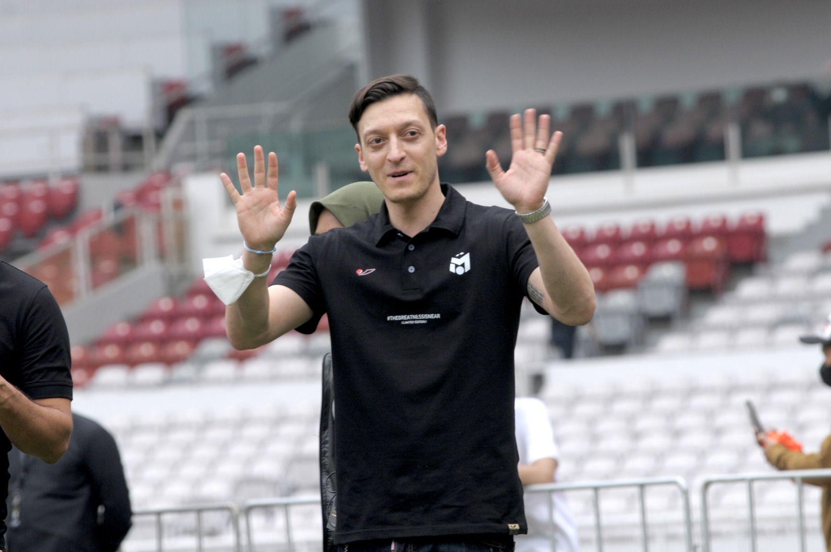 Mesut Özil Endonezya'da 4