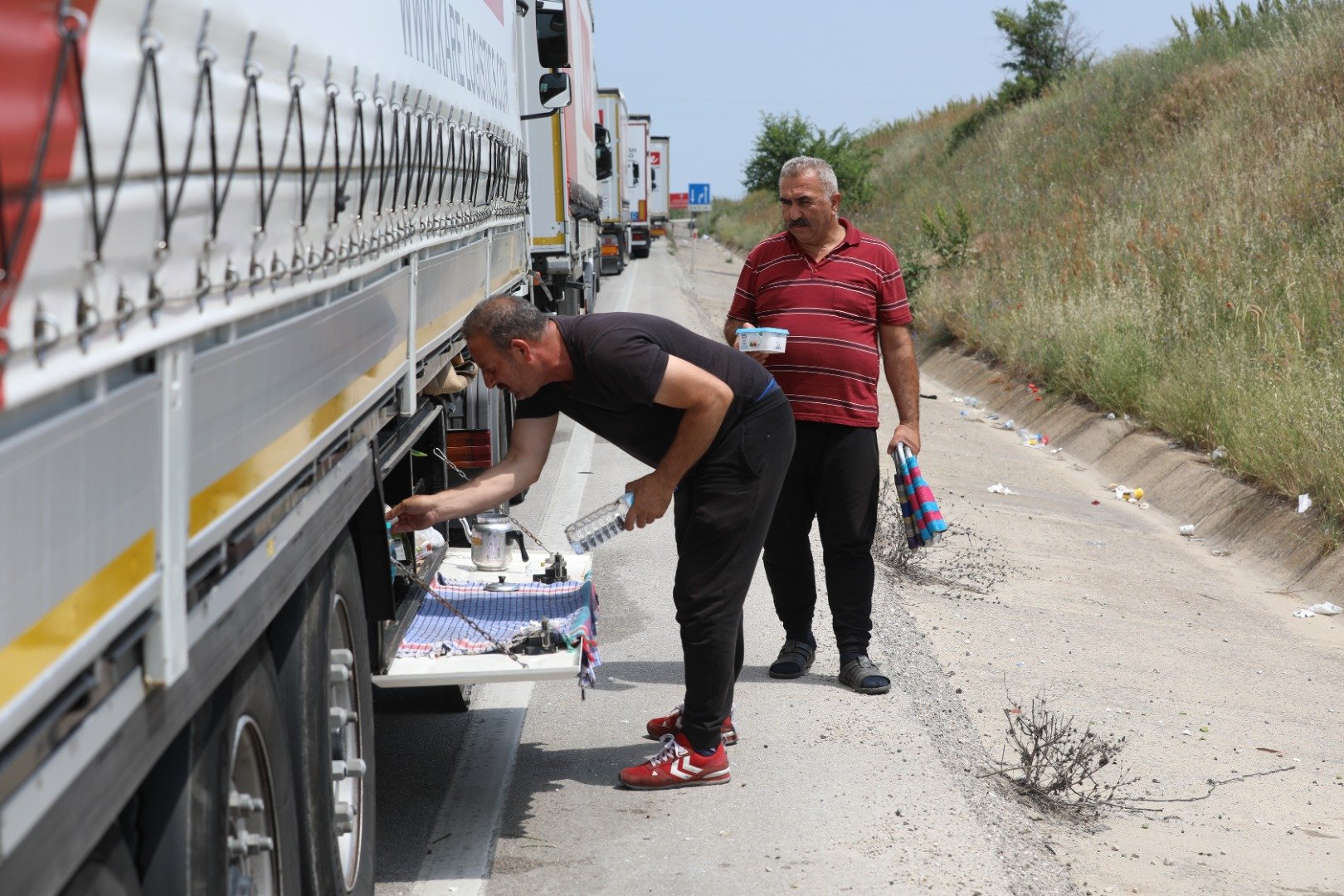 Bulgaristan sınırındaki tır kuyruğu 40 kilometreyi buldu 2