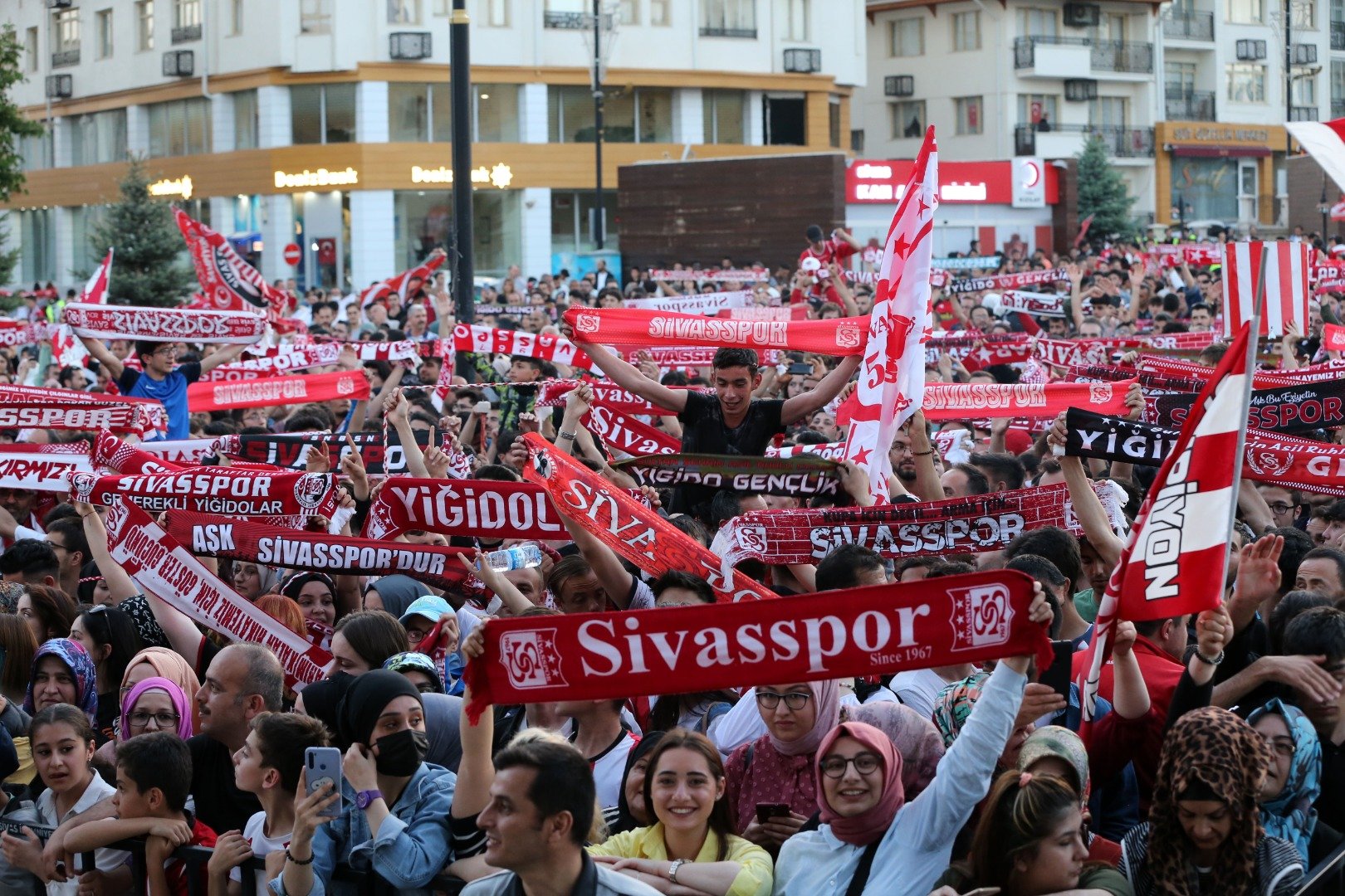 Sivas'ta kupa coşkusu işte böyle yaşandı 18