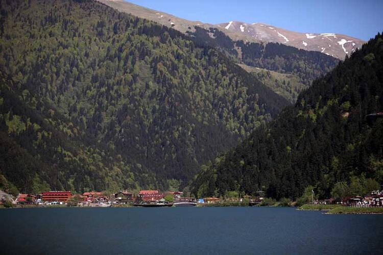 Beton yığınına dönen Uzungöl'ün umudu Arap turistler. Para kimde ise Süleyman odur misali 8