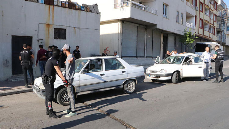 Uyuşturucu tacirlerine şafak vakti operasyon! Her yer didik didik arandı… 6