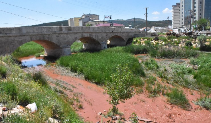 Türkiye'nin en uzun nehri Kızılırmak, adı gibi akmaya başladı 9