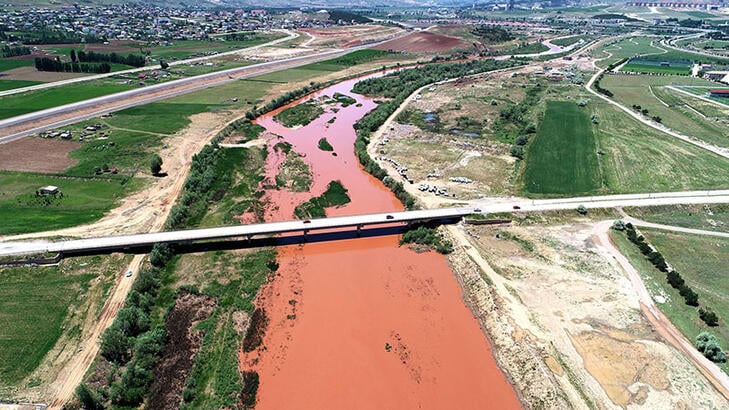 Türkiye'nin en uzun nehri Kızılırmak, adı gibi akmaya başladı 11