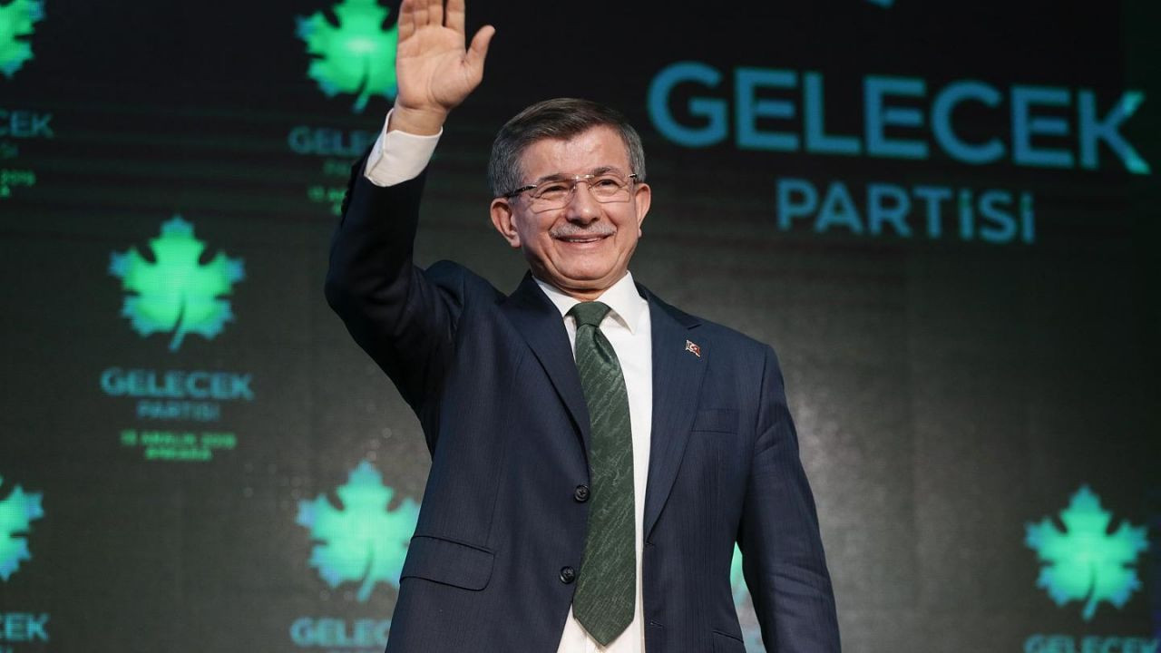 Abdulkadir Selvi 2500 AKP'li ile 19 vatandaşın katıldığı anket sonucunu yayımladı (!) 13