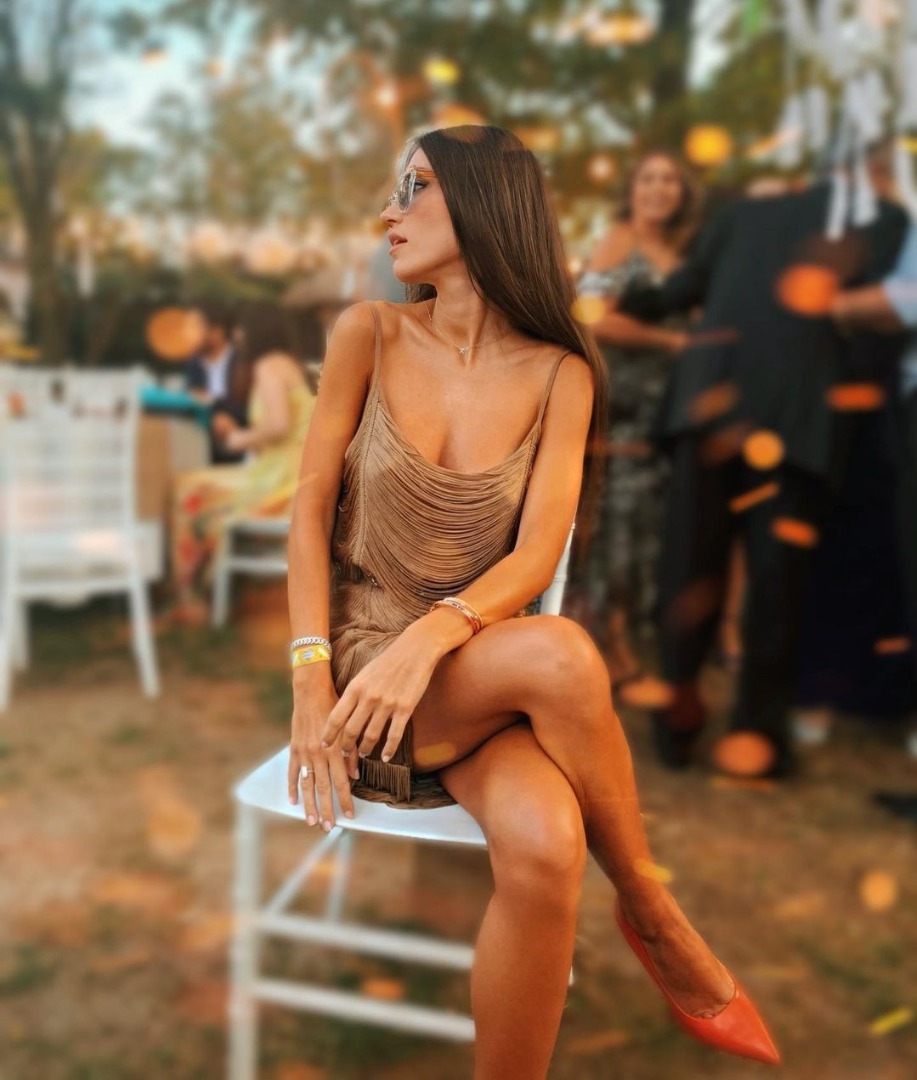 Yüsra geyik yeni projesi için kolları sıvadı