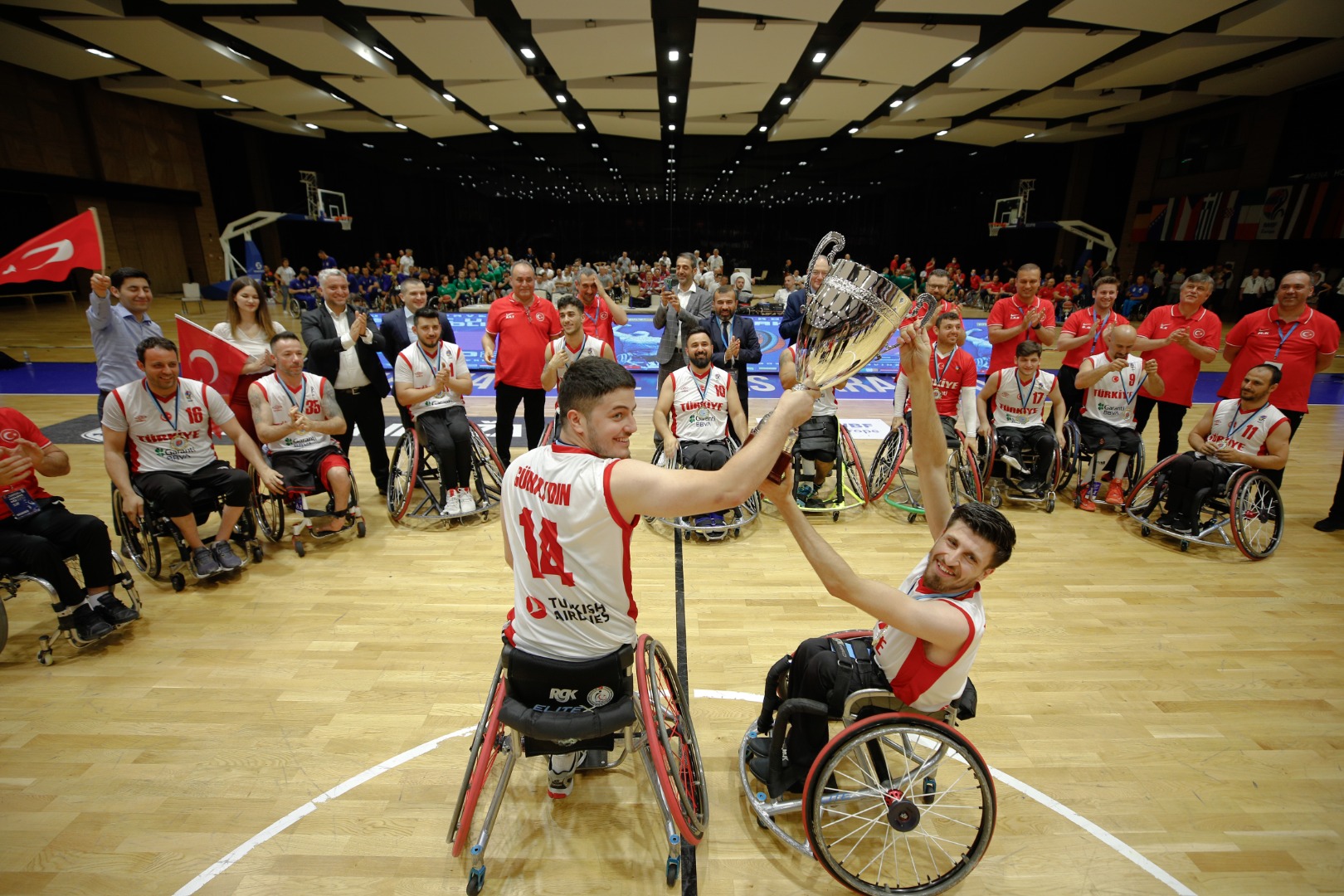 Helal olsun size. Tekerlekli Sandalye Basketbol A Milli Takımı Avrupa Şampiyonu oldu 18