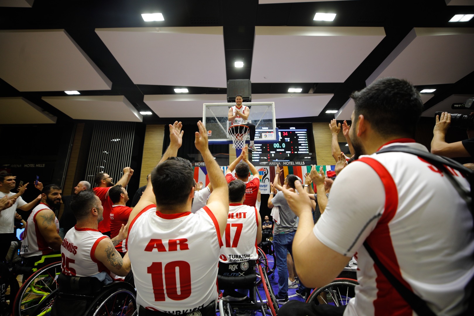 Helal olsun size. Tekerlekli Sandalye Basketbol A Milli Takımı Avrupa Şampiyonu oldu 7