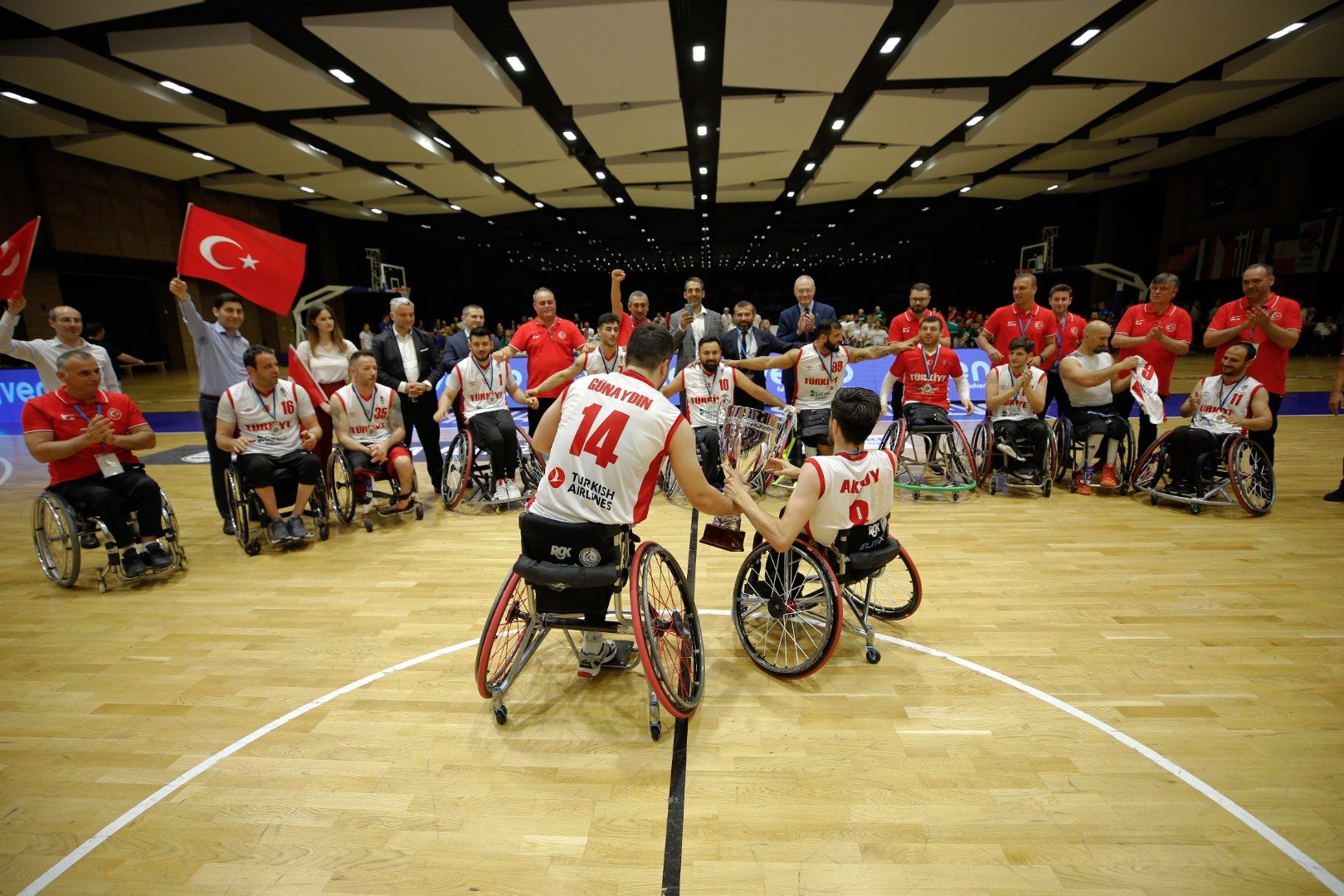 Helal olsun size. Tekerlekli Sandalye Basketbol A Milli Takımı Avrupa Şampiyonu oldu 21