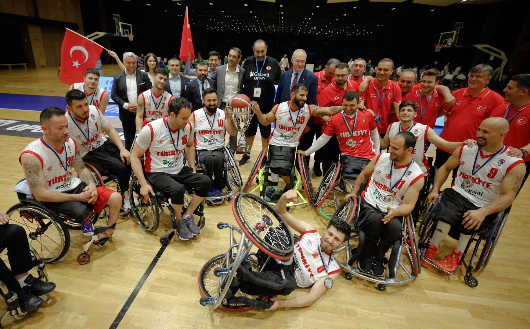 Helal olsun size. Tekerlekli Sandalye Basketbol A Milli Takımı Avrupa Şampiyonu oldu 25