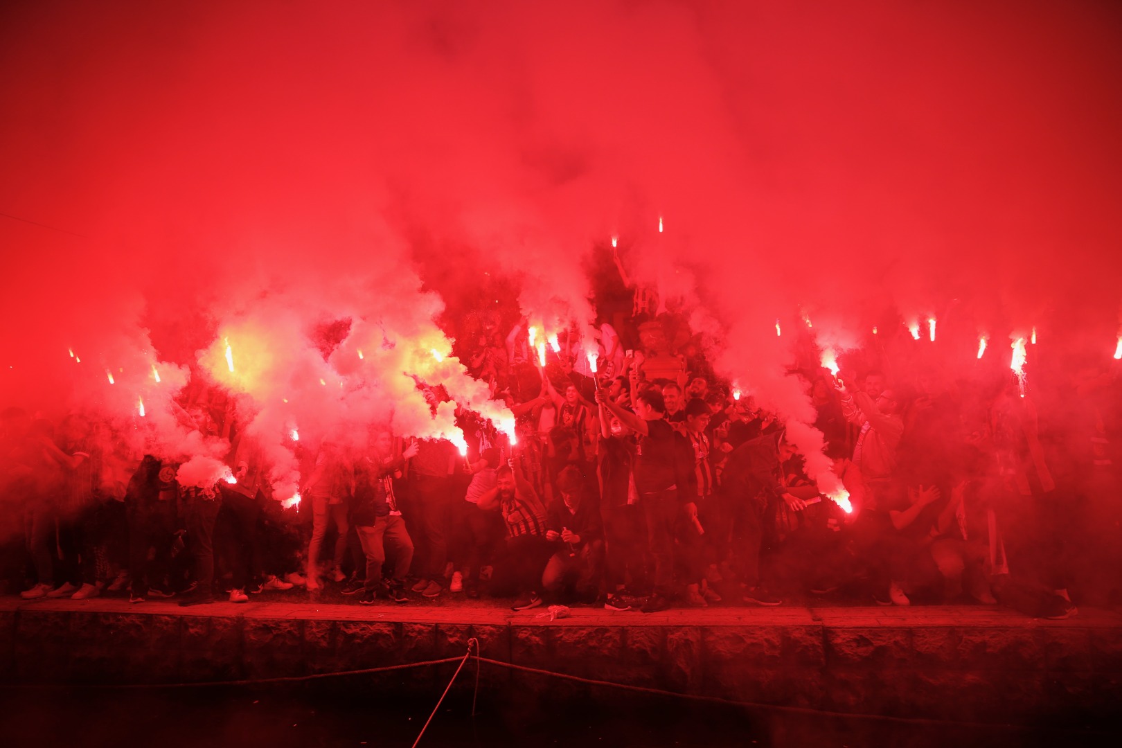 Eskişehirspor'un kuruluş yıl dönümünde meşaleli kutlama 3