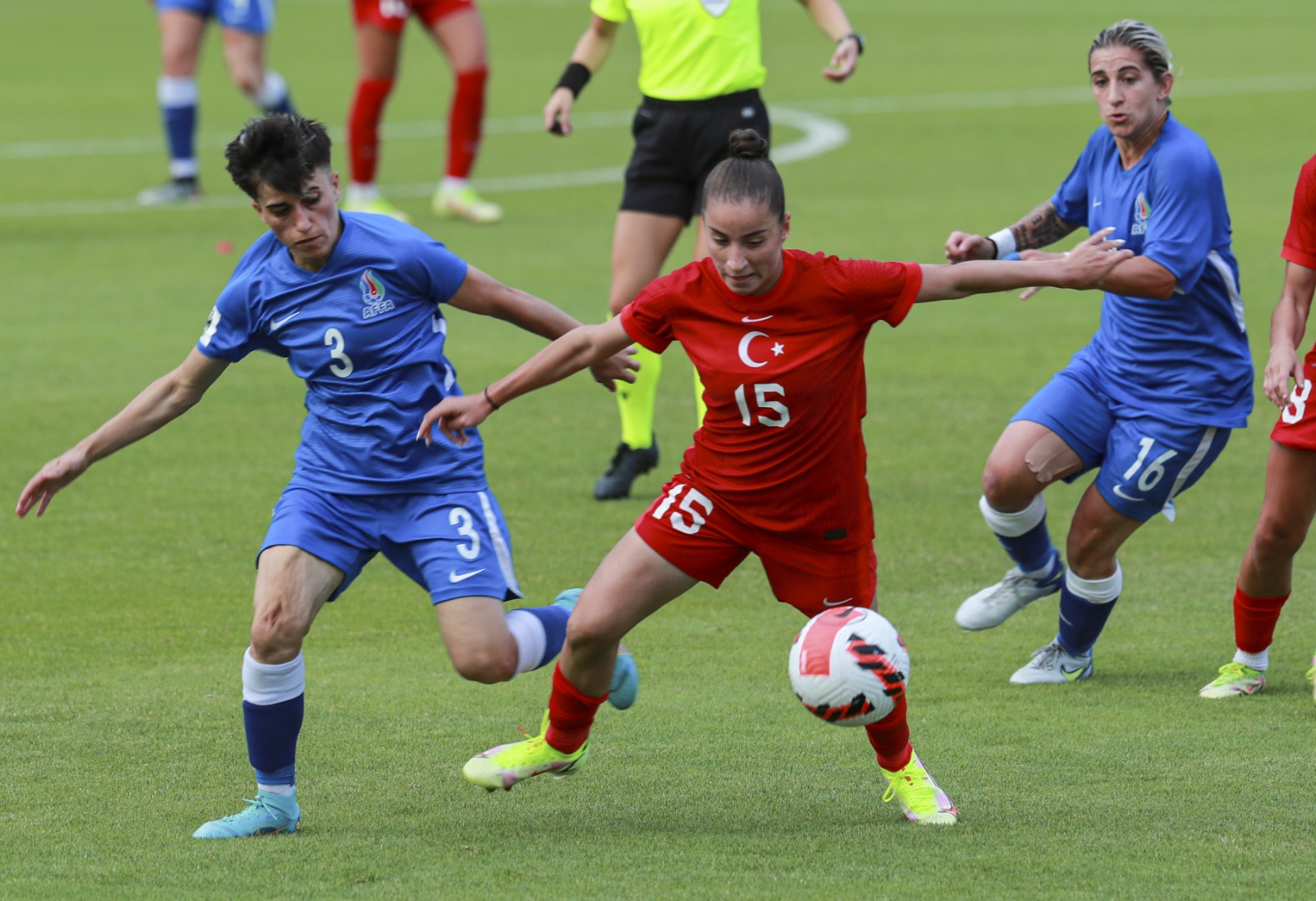 A Milli Kadın Futbol Takımı Azerbaycan'la berabere kaldı 7