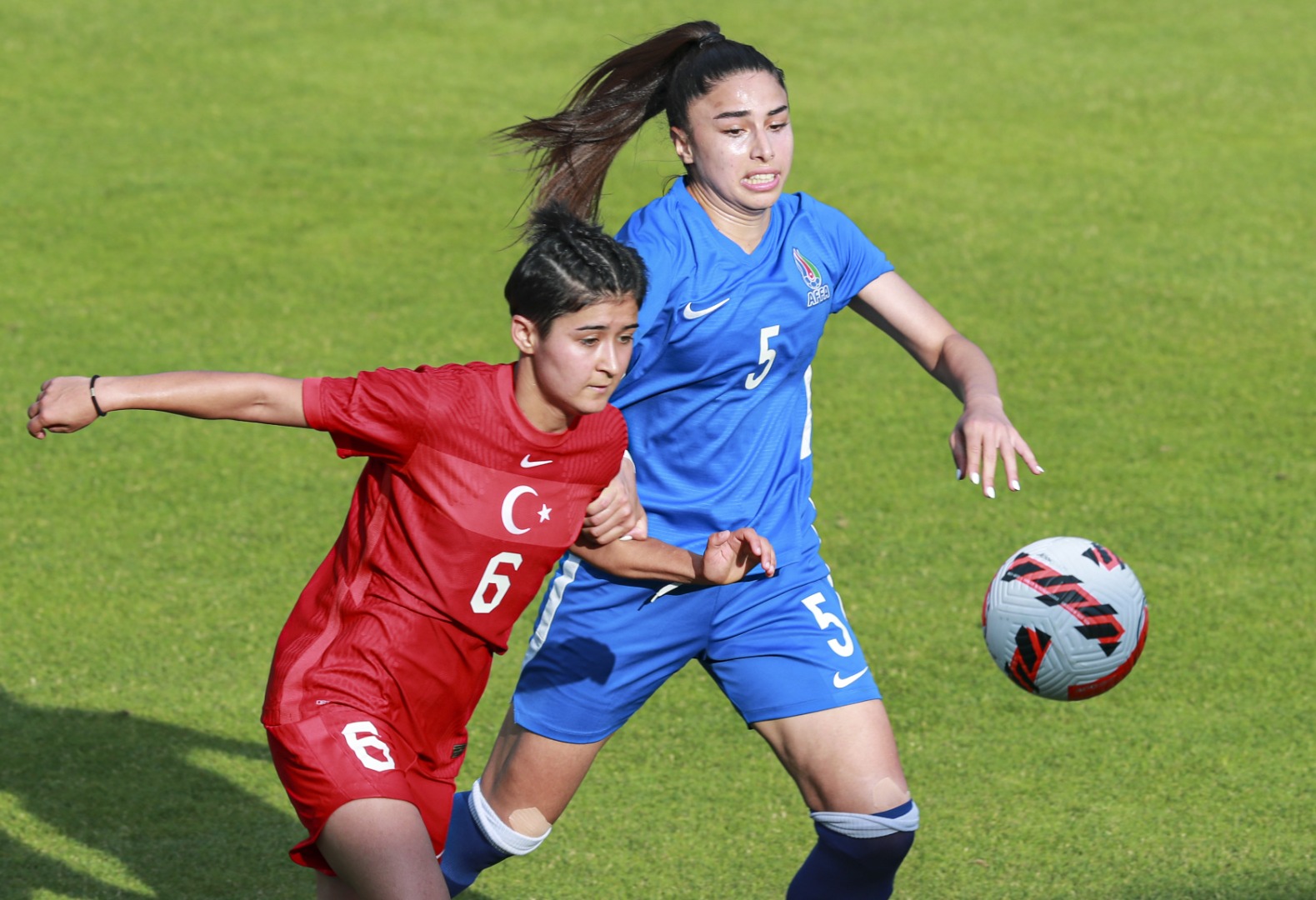 A Milli Kadın Futbol Takımı Azerbaycan'la berabere kaldı 4