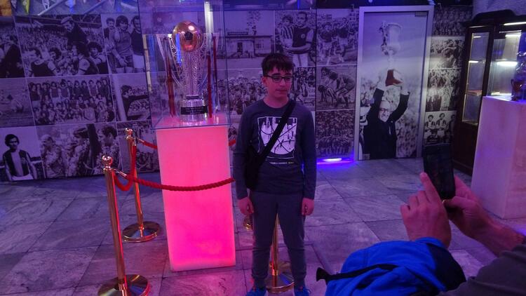Trabzonspor'un şampiyonluk kupasına ziyaretçi akını 15