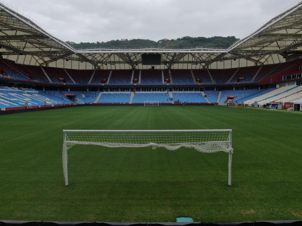 Trabzonspor'da stadyum yeni sezona hazırlanıyor 10