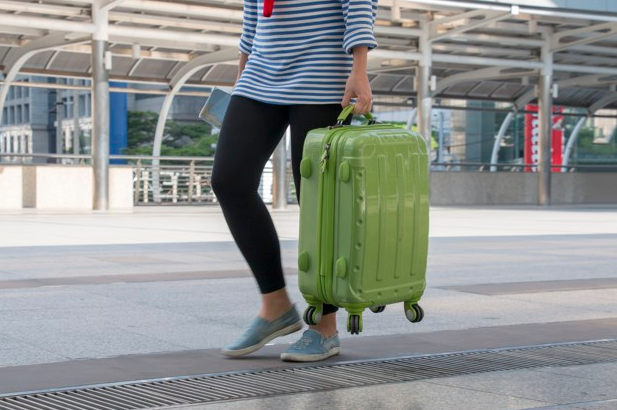 Almanya'da havalimanı yetkililerinden renkli valiz çağrısı. Sosyal medya yıkıldı 2