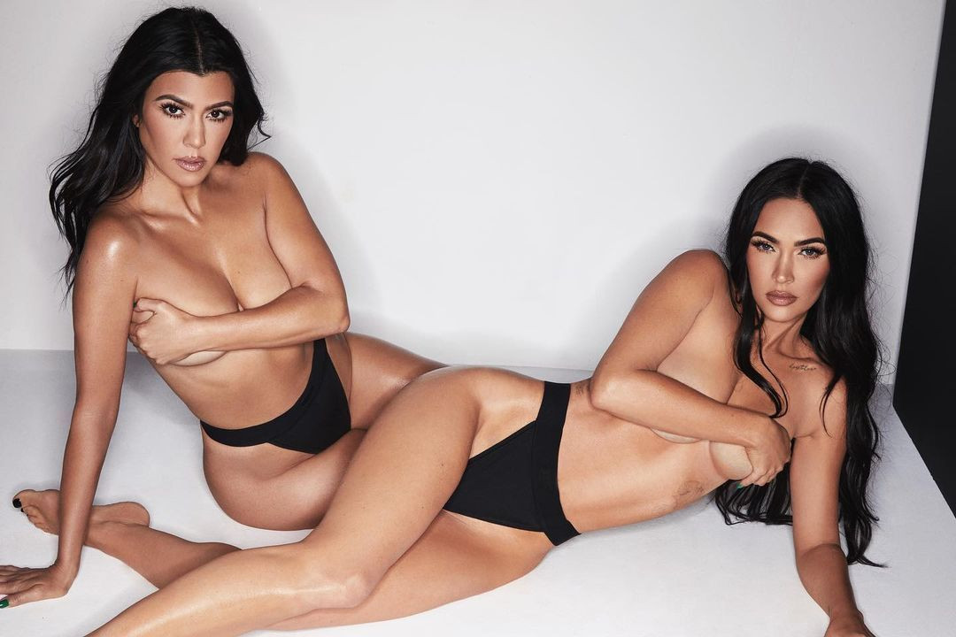 Fotoğrafları olay oldu. Megan Fox ve Koutney Kardashian erotik pozlarına''OnlyFans hesabı açalım mı?'' notunu yazdı 3