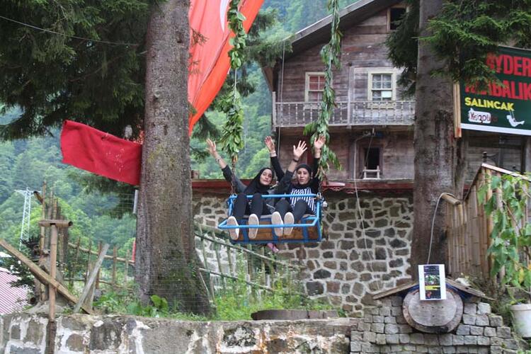 Turistler akın etti Ayder Yaylası doldu taştı! Bakın en çok hangi milletten insanlar geldi 11