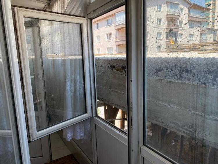 Pencereleri açan beton duvarla karşılaşıyor! Bu bir ‘yapan müteahhit kör oldu’ haberidir… 8