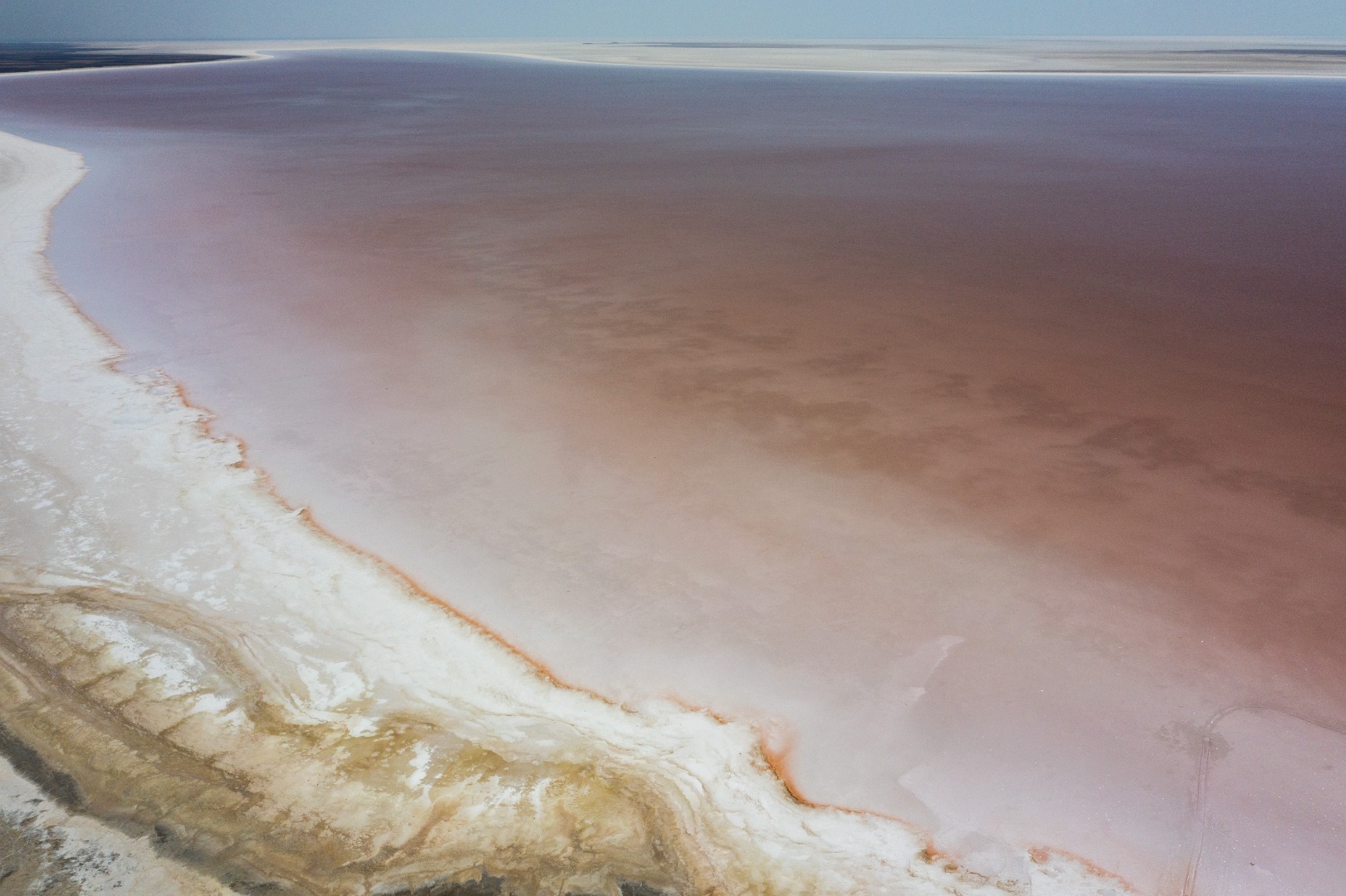 Tuz Gölü'nün rengi pembe oldu 9