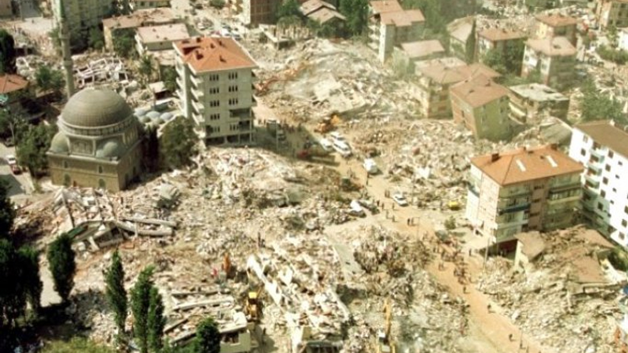 Asrın felaketi 17 Ağustos Marmara Depremi'nin 23. yılı. Acılar ilk günkü gibi 22
