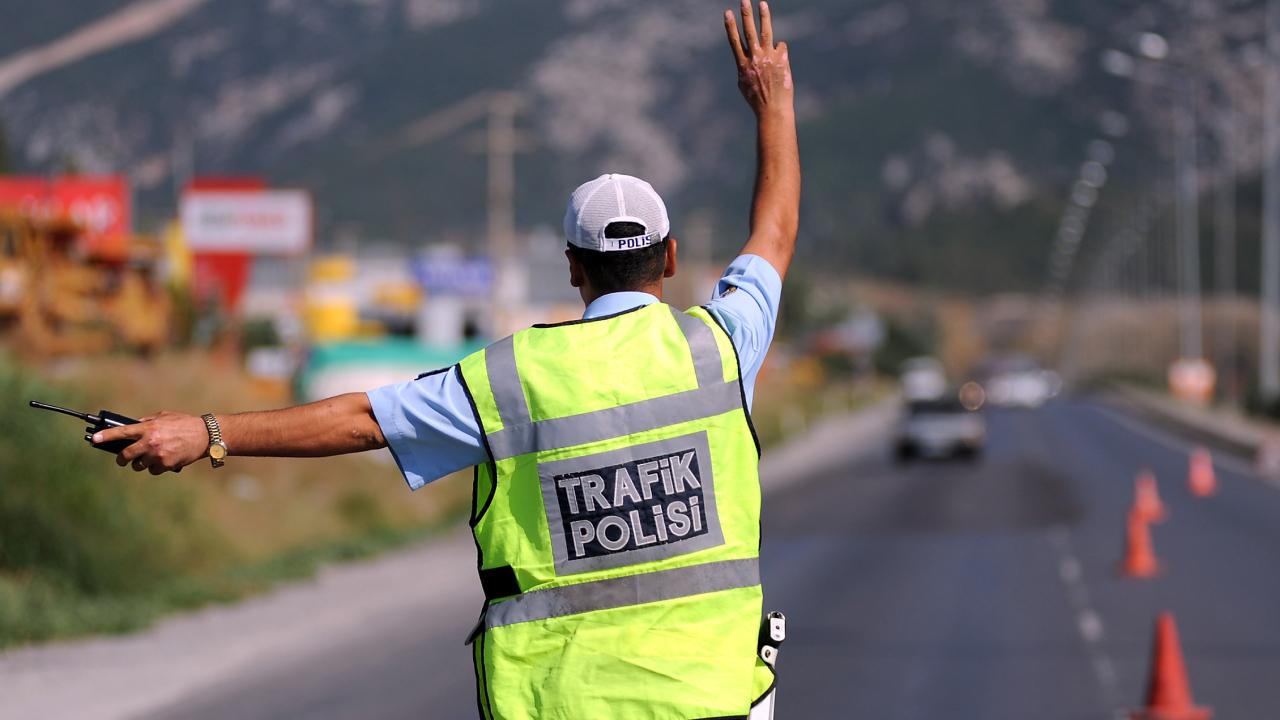 Emniyet'ten trafikte yeni kurallar. Bunları yapmayanlar yandı 3