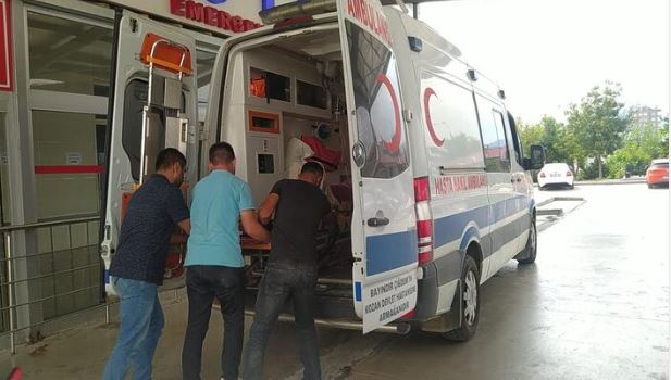 Hani sağlıkta çağ atlanmıştı. Ambulans verilmeyince hasta çekiciyle hastaneye götürüldü 12