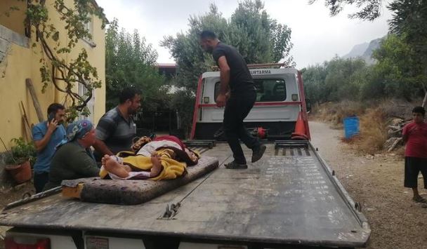 Hani sağlıkta çağ atlanmıştı. Ambulans verilmeyince hasta çekiciyle hastaneye götürüldü 11