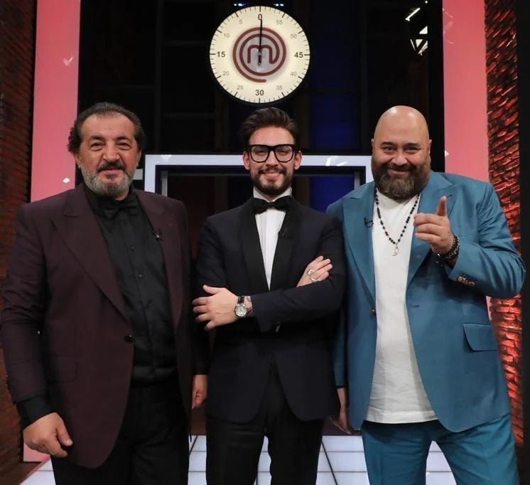 MasterChef Somer Sivrioğlu sevgilisini gizlemekten vazgeçti.  Sosyal medyada fotoğraflarını yayınladı 4