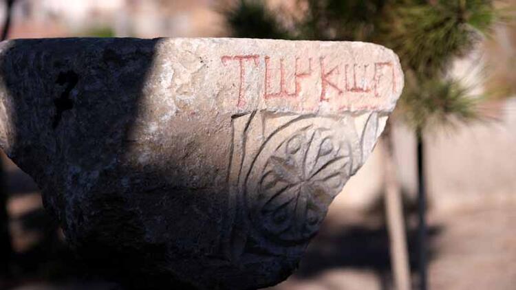 Konya'da Türk tarihine ışık tutacak keşif. İslam öncesi döneme ait Türk adının geçtiği yazıt. Türkopol, Türkoğlu anlamına geliyor 14