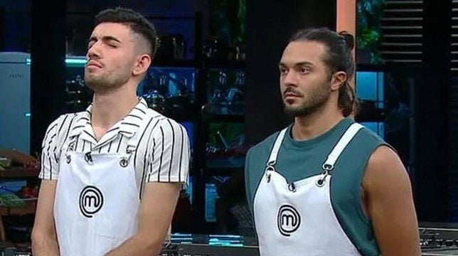 MasterChef yarışmacısı Burak Kaya hakkında şok eden şiddet iddiası. Eski sevgilisi konuştu 11