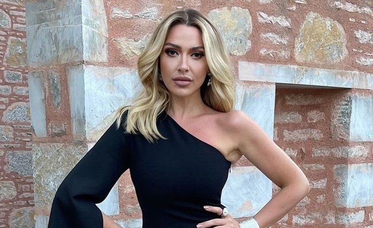 Hadise sahnede şarkı söylerken bir anda gözyaşlarına boğuldu. Konserde duygu dolu anlar 16