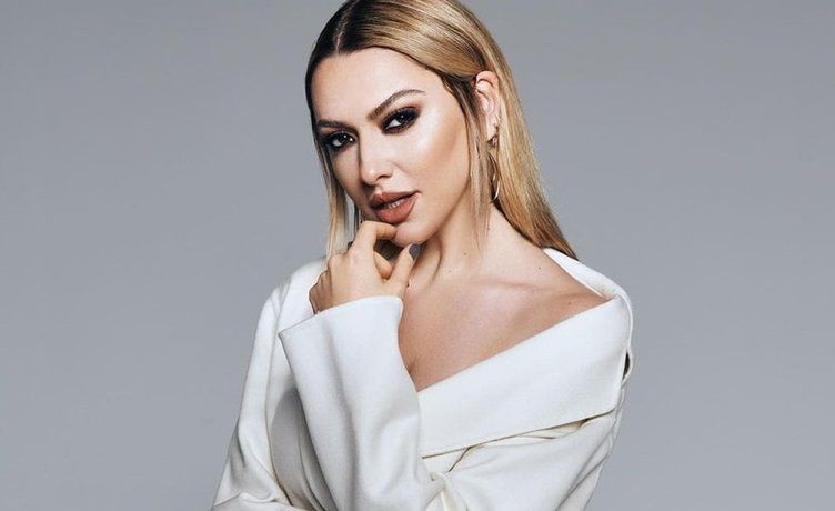 Hadise sahnede şarkı söylerken bir anda gözyaşlarına boğuldu. Konserde duygu dolu anlar 4