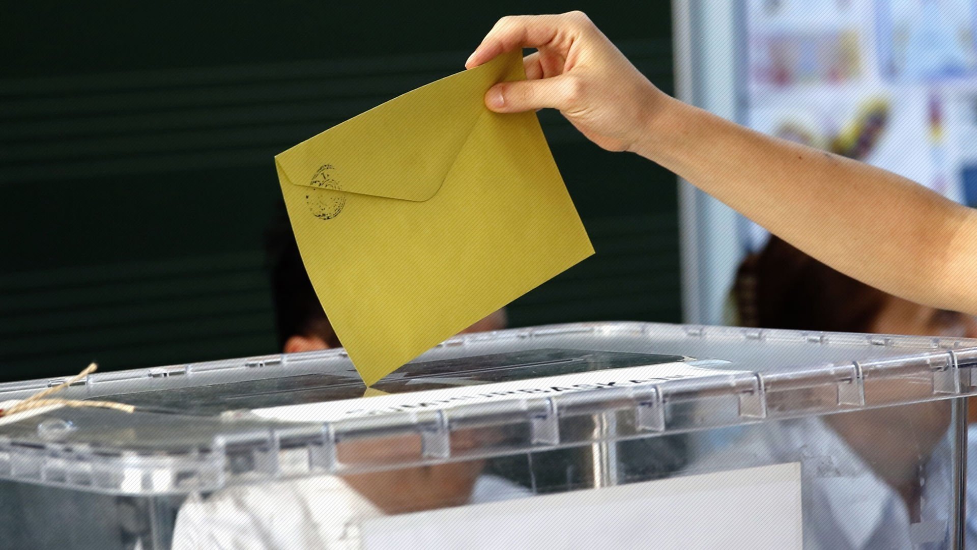 AKP ve MHP'de alarm zillerini çaldıran anket 16