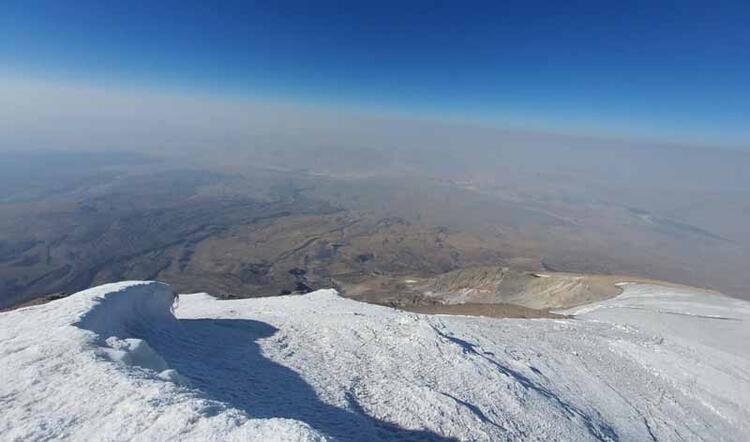 Ağrı Dağı ağlıyor. Türkiye'nin en yüksek zirvesindeki buzullar eriyor 2