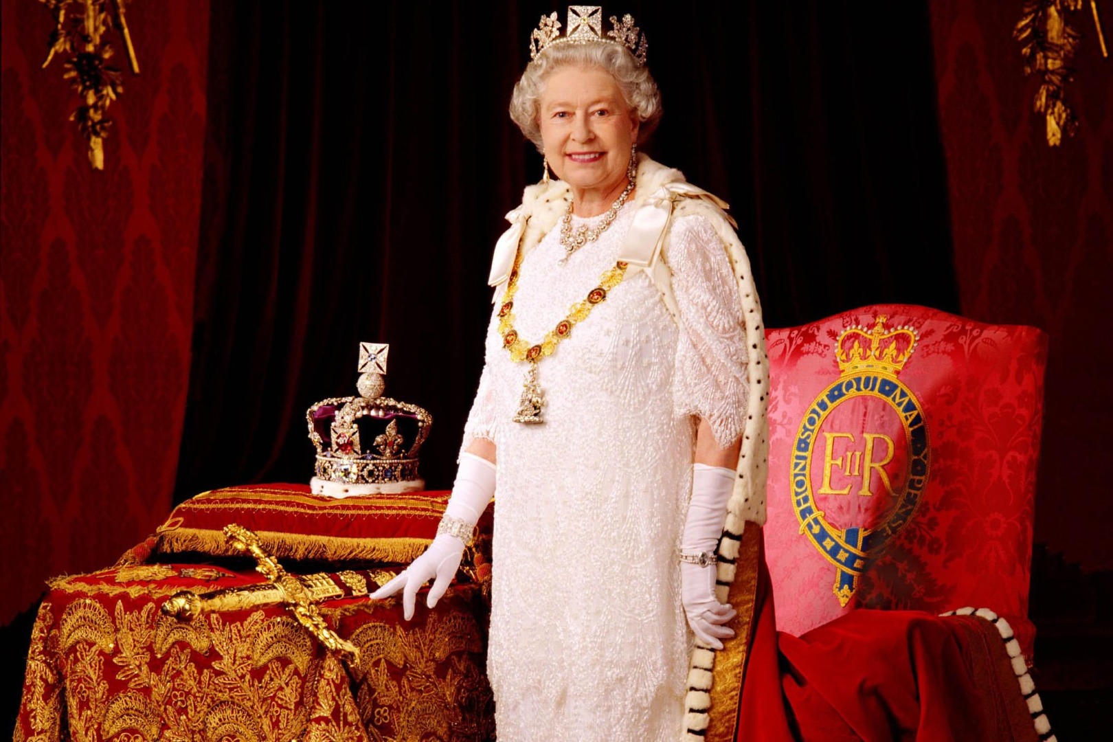 Kraliçe Elizabeth’in ölüm tarihini bilen hesap Kral Charles için de tarih verdi 52