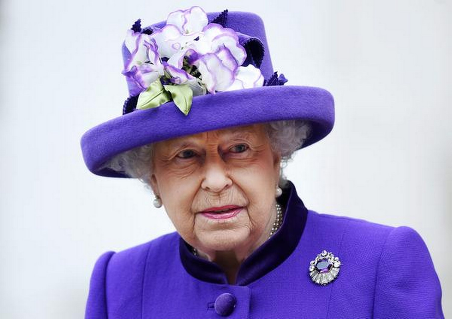 Kraliçe Elizabeth’in ölüm tarihini bilen hesap Kral Charles için de tarih verdi 51