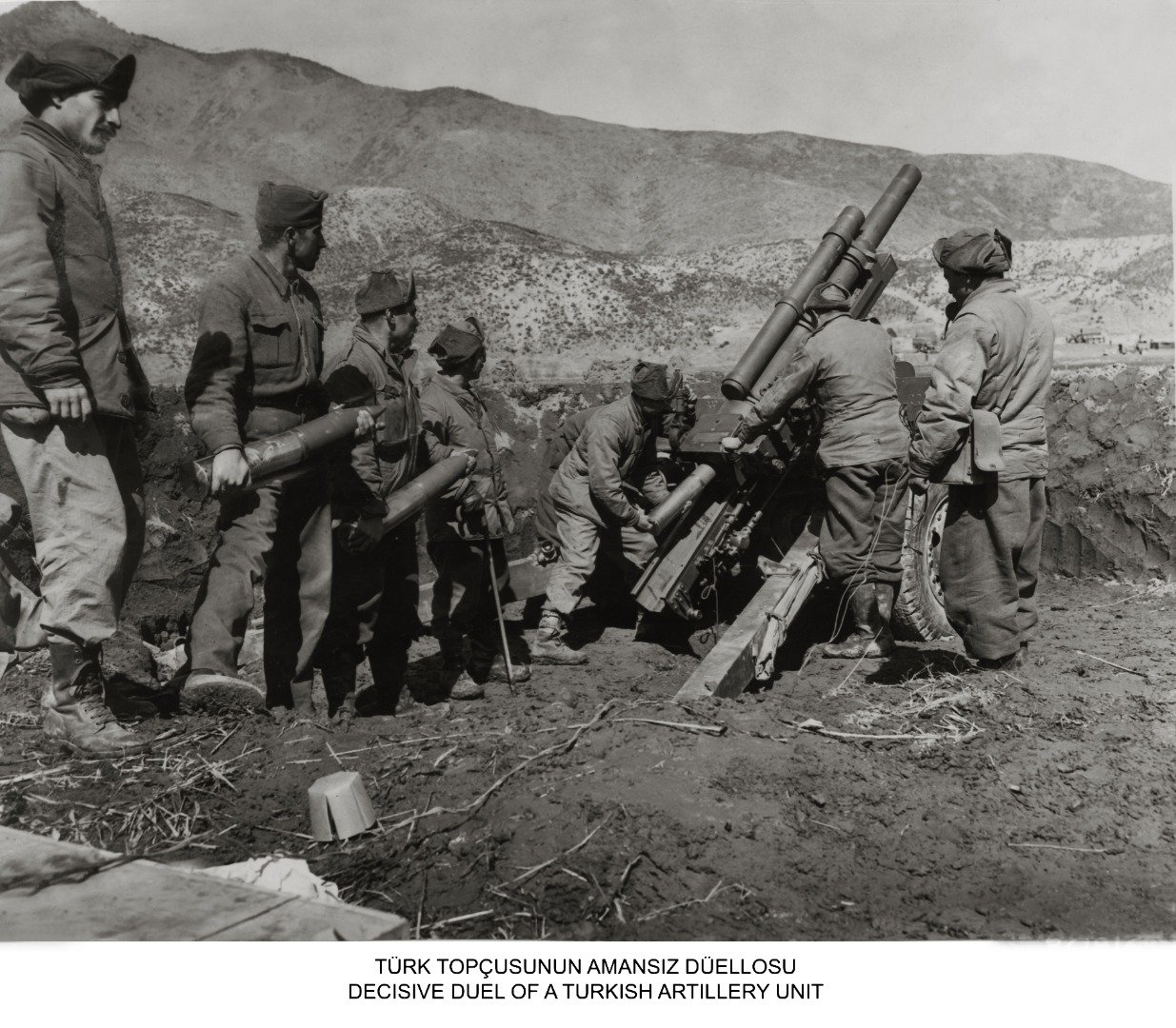 Türk Askerinin Kore savaşına katılışından bu yana 72 yıl geçti. İşte siyah beyaz fotoğraflarla Kore'ye gidişin öyküsü 13