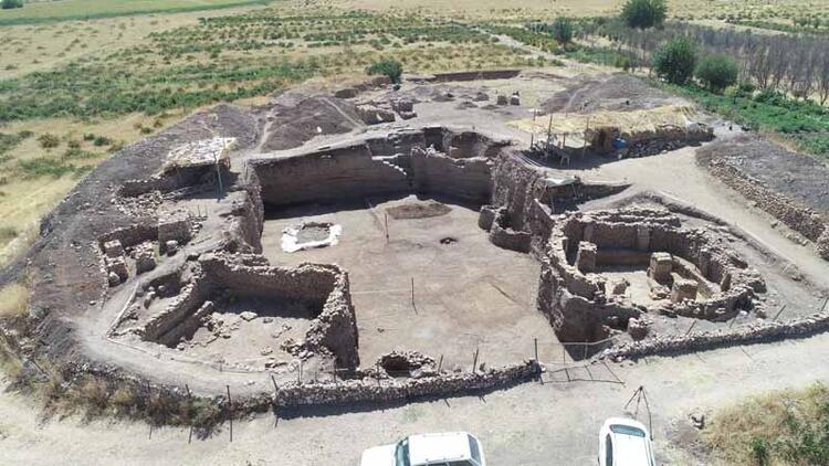 Diyarbakır’daki dünyaca ünlü 11 bin yıllık Gre Fılla Höyüğü için zamana karşı yarış. Değerine paha biçilemiyor 3