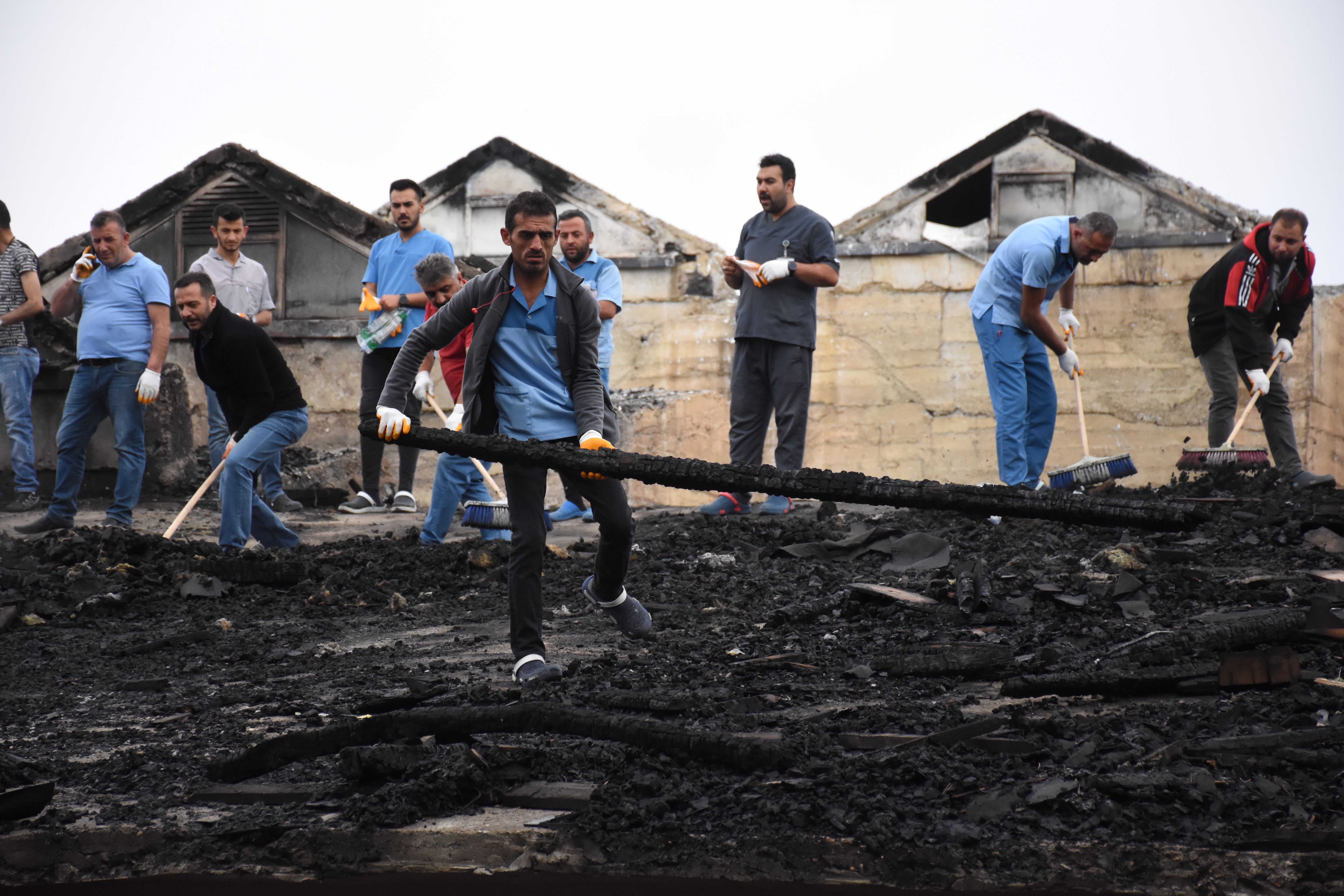 Atatürk Üniversitesi Rektörü Çomaklı'dan merkezi yemekhanede çıkan yangına ilişkin açıklama 7