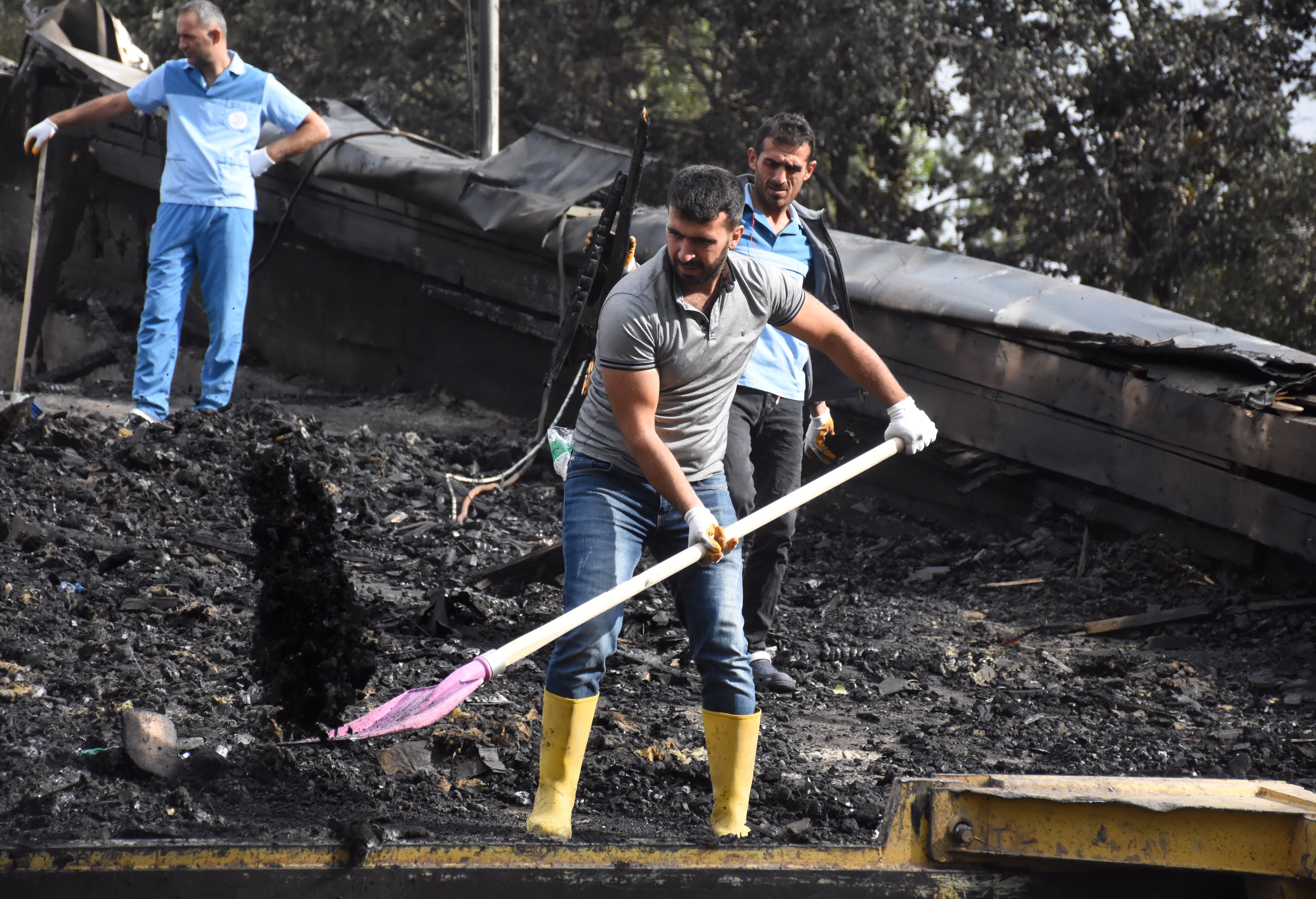 Atatürk Üniversitesi Rektörü Çomaklı'dan merkezi yemekhanede çıkan yangına ilişkin açıklama 4