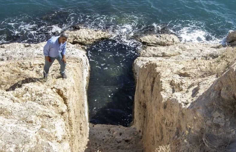 Van Gölü'nde sular çekilince ortaya çıktı. Herkes etrafına toplandı 16